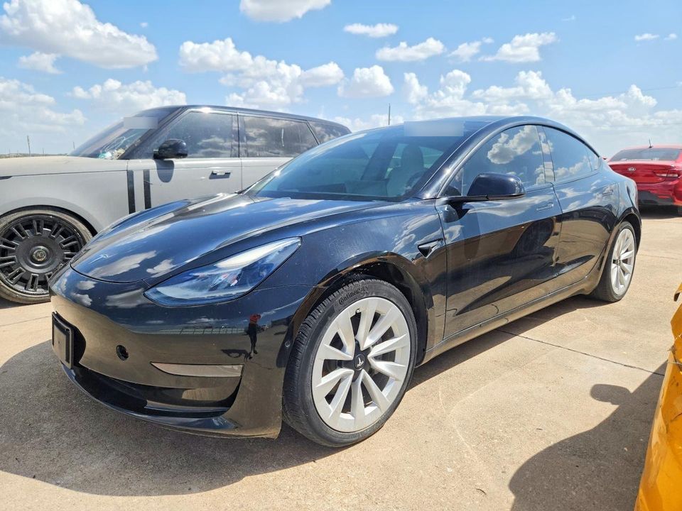 Tesla Model 3 2021, лот Copart