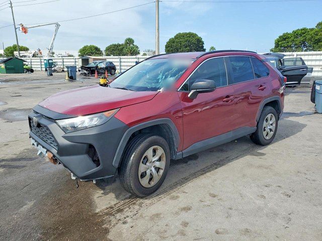 Toyota RAV4 2019, удар у бік