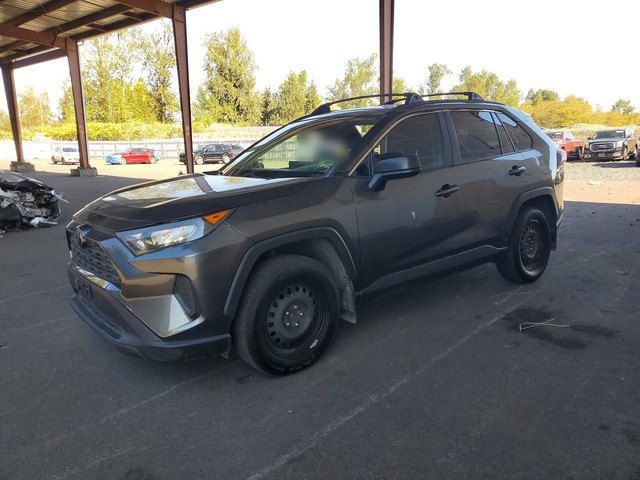 Toyota RAV4 2019, дрібні вм’ятини