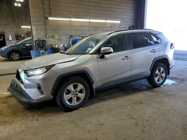 Toyota RAV4 2019, легкий удар у перед